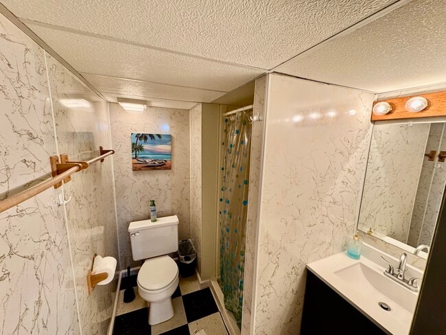 Building Photo - 325 Kishwaukee Dr