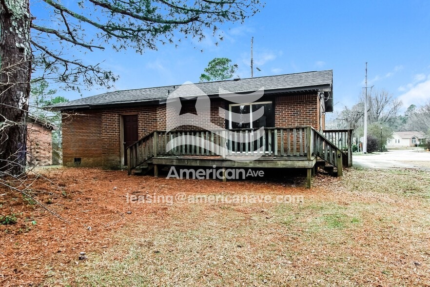 Building Photo - 708 Fair St