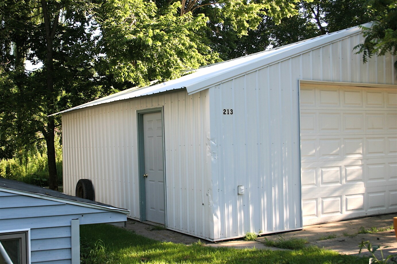 Detached Garage - 213 Mound Ave