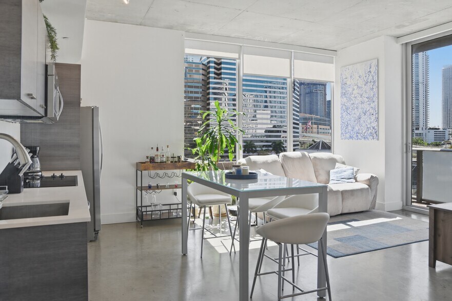 Building Photo - 151 SE 1st St