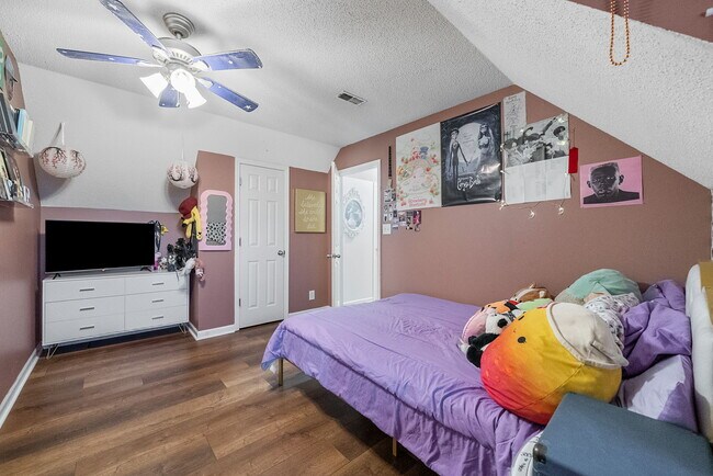 Building Photo - 1700 Cedar Springs Cir