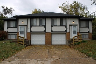 Building Photo - 2-bedroom, 2-bathroom home with vanity in ...