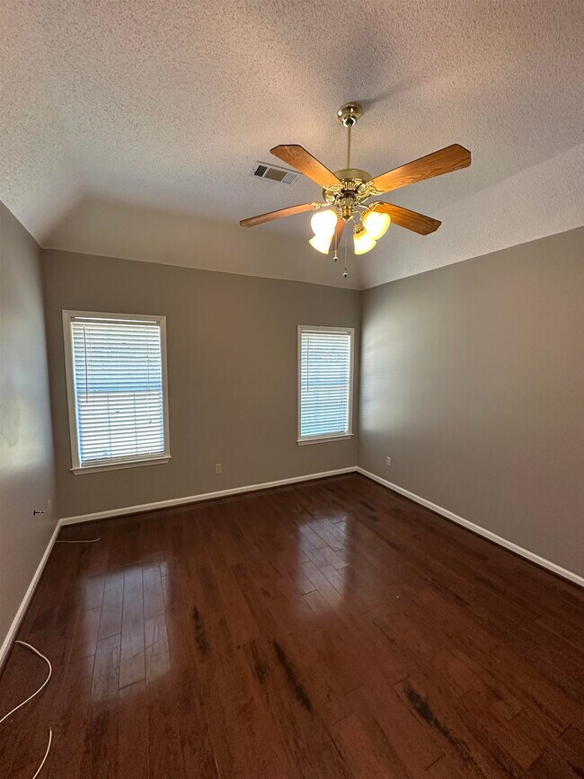 Building Photo - 6248 Lake View Cove