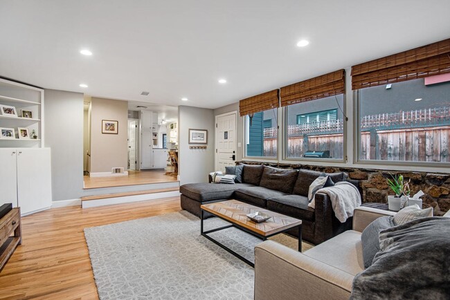 Building Photo - Beautifully Renovated Home in the Berkley ...
