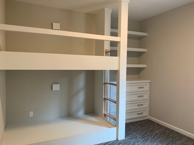 Building Photo - 782 Stickney Way