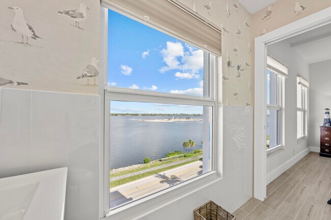 Building Photo - 3230 S Ocean Blvd