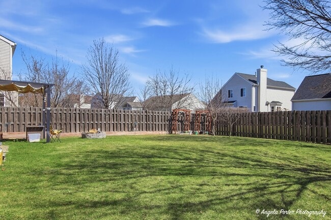 Building Photo - 749 S Parkside Dr