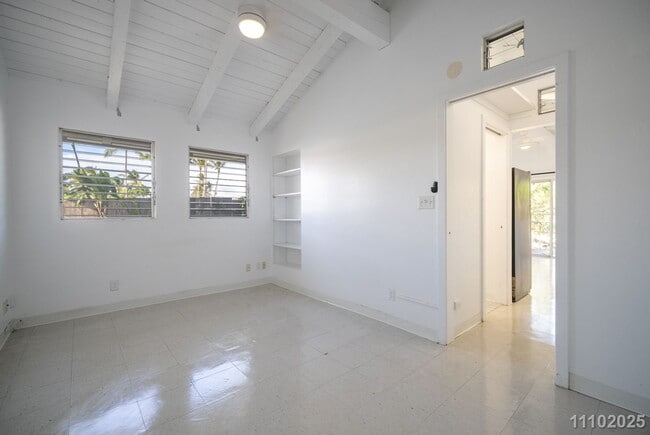 Building Photo - 1BR in Kailua – $2,995 (Utilities Included) | Move-In Ready!