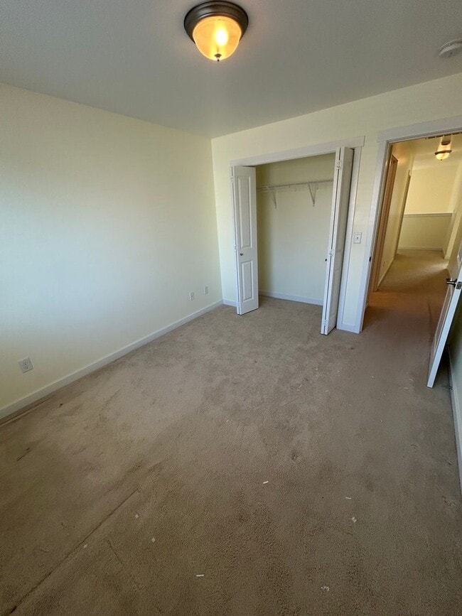 Building Photo - Beautiful Three Bedroom House for Rent in ...