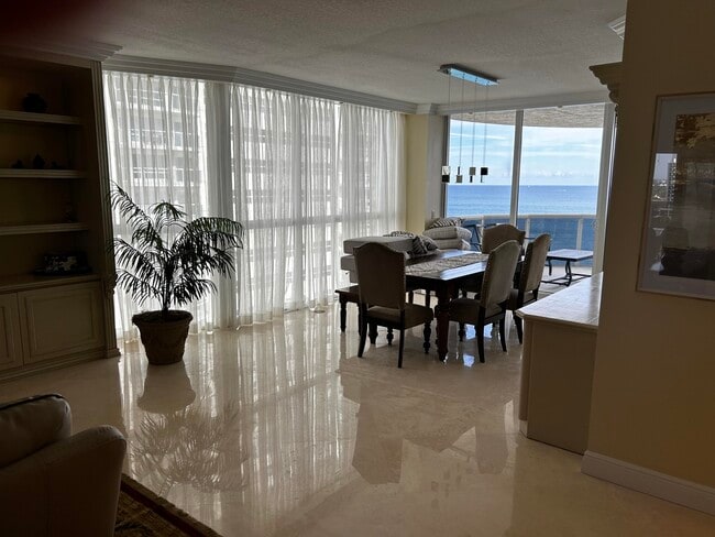 Building Photo - 3200 N Ocean Blvd