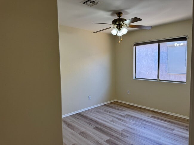 Building Photo - Beautiful Modern 3Bdm 2Ba Home, Great Location,Must See!