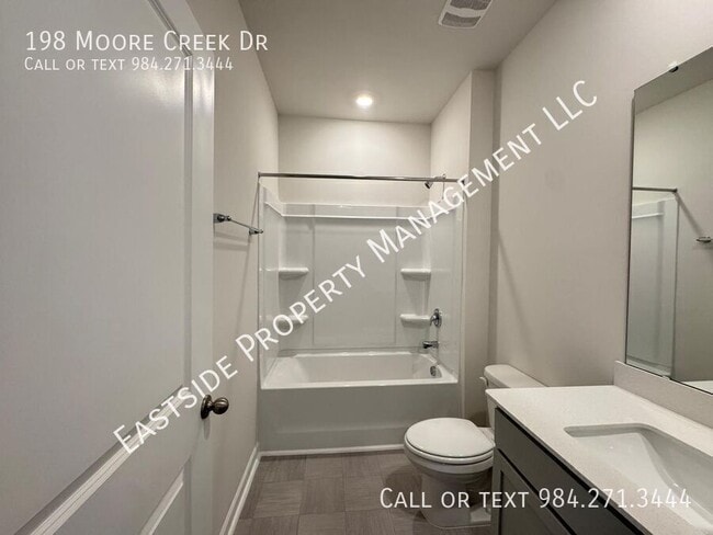 Building Photo - 198 Moore Crk Dr