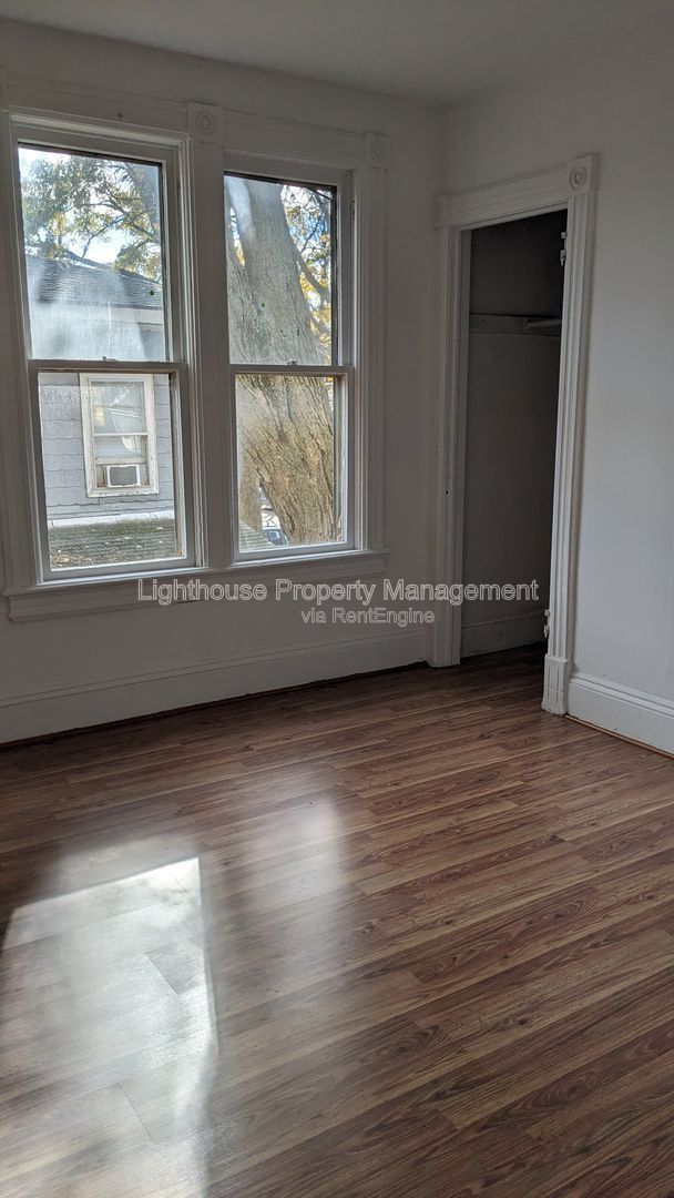 Building Photo - 511 Locust St