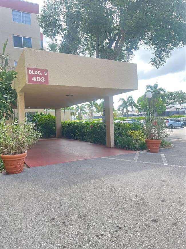 Building Photo - 403 NW 68th Ave