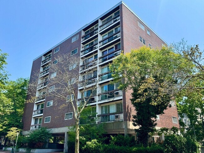 Building Photo - 12 Inman St