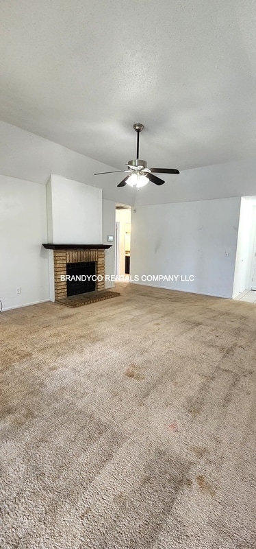 Building Photo - 2302 Savage Dr
