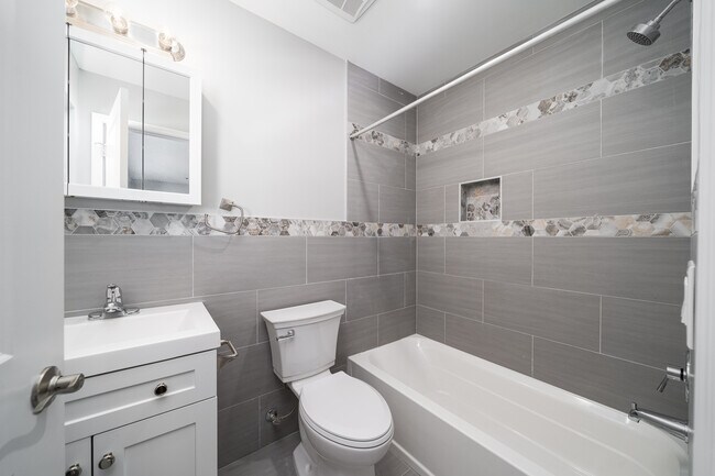 Master Bathroom - 237 16th Ave