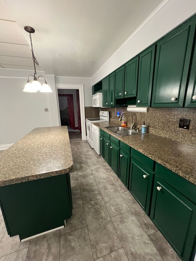 Building Photo - 815 Madison Ave