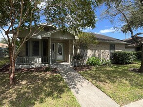 Building Photo - 3 Bedroom 2 Bath Southside!!