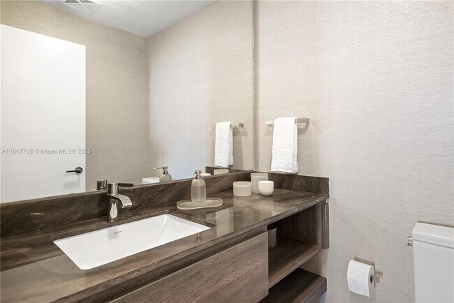 Building Photo - 360 Ocean Dr