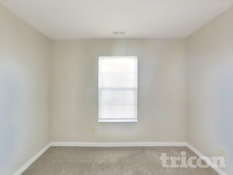 Building Photo - 710 Montezuma Express Dr