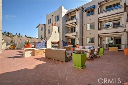 Building Photo - 627 Deep Valley Dr