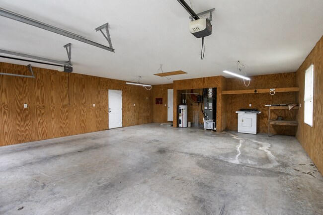 Building Photo - 700 Purvin Lollar Rd