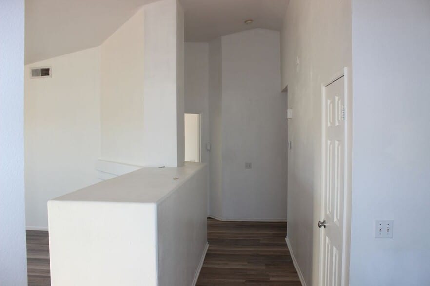 Building Photo - 44762 Shadowcrest Dr