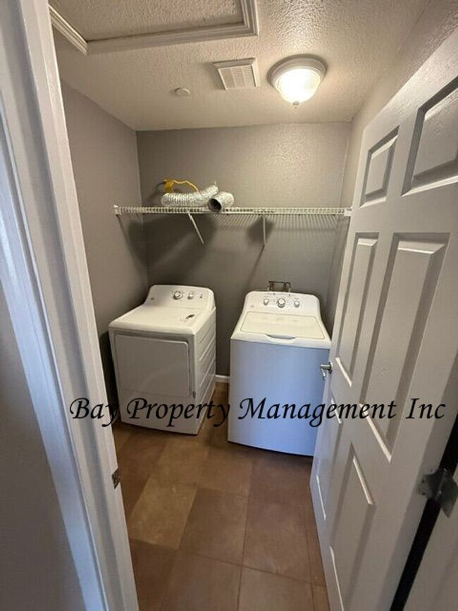 Building Photo - 380 Barolo Cir