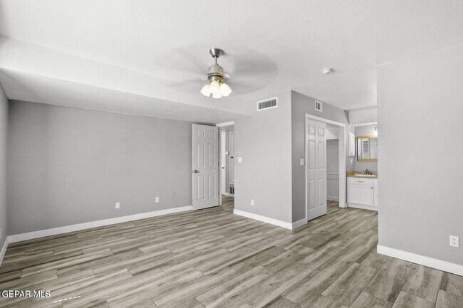 Building Photo - 729 Paseo Sereno Dr