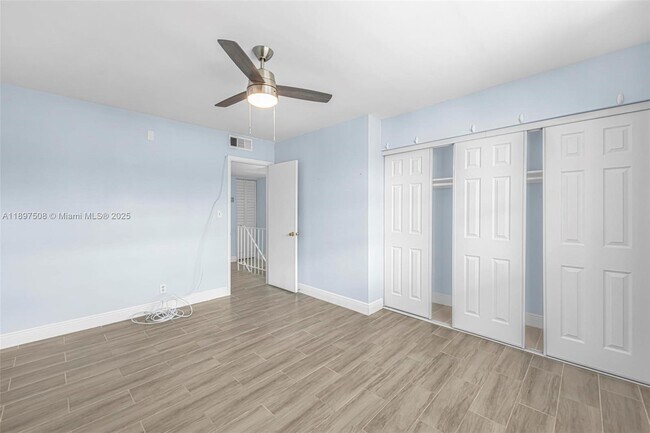 Building Photo - 6709 N Kendall Dr