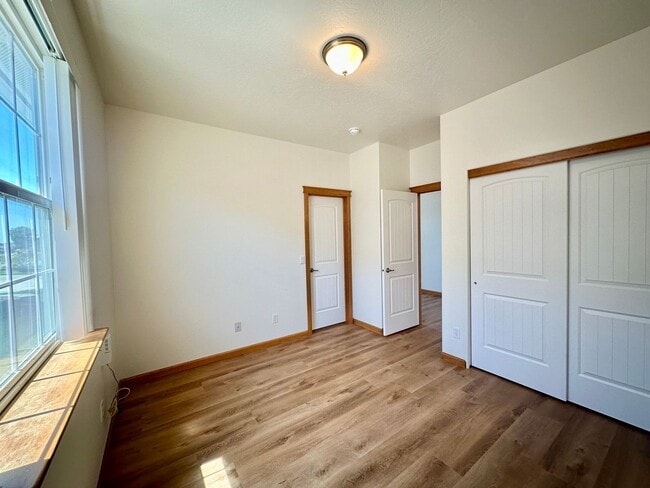 Building Photo - Newly Renovated Home on Prairie Falls Golf...