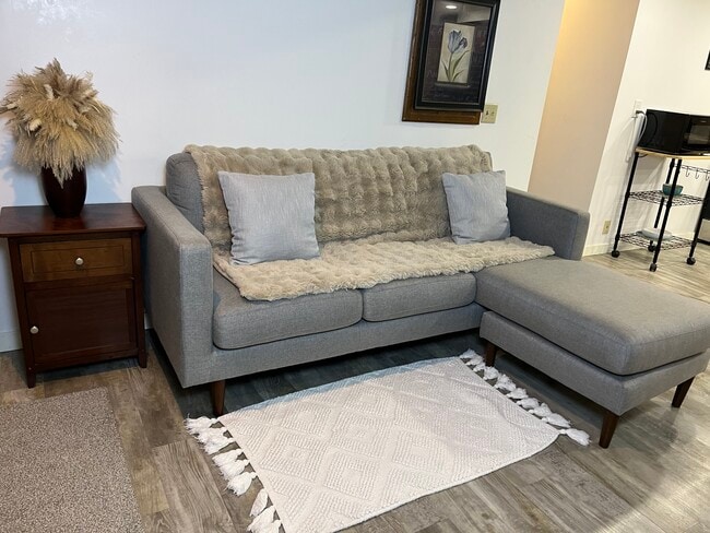 Building Photo - 5652 Ozark Ave N