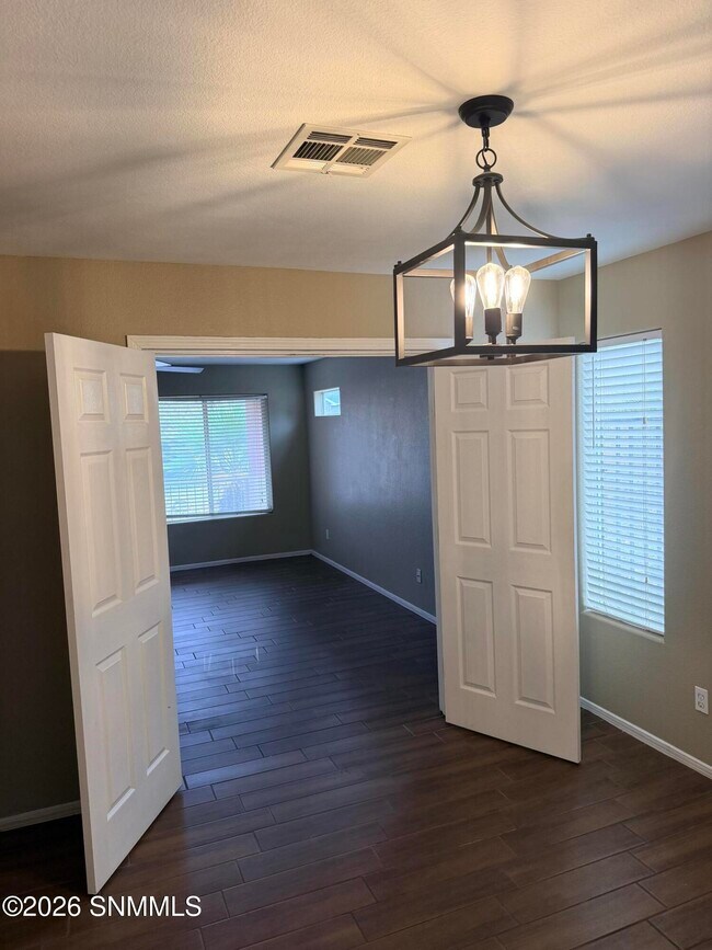 Building Photo - 1108 Kilbourne Hole Dr