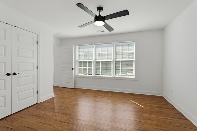 Building Photo - 203 Oceola Ave