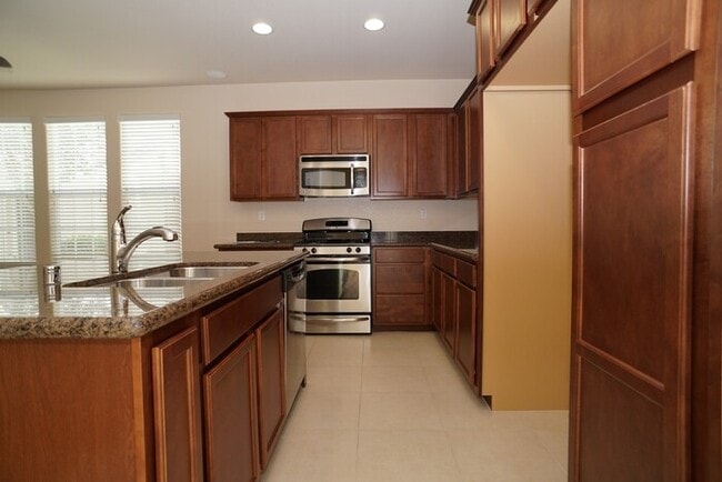 Building Photo - 169 Talmont Cir