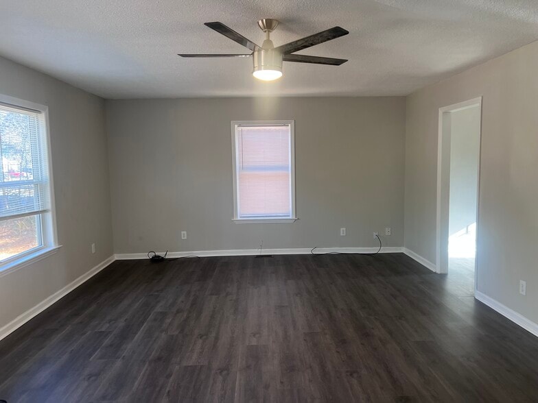 Building Photo - 2232 Trinity Club Dr