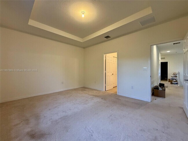 Building Photo - 698 SE 34th Terrace