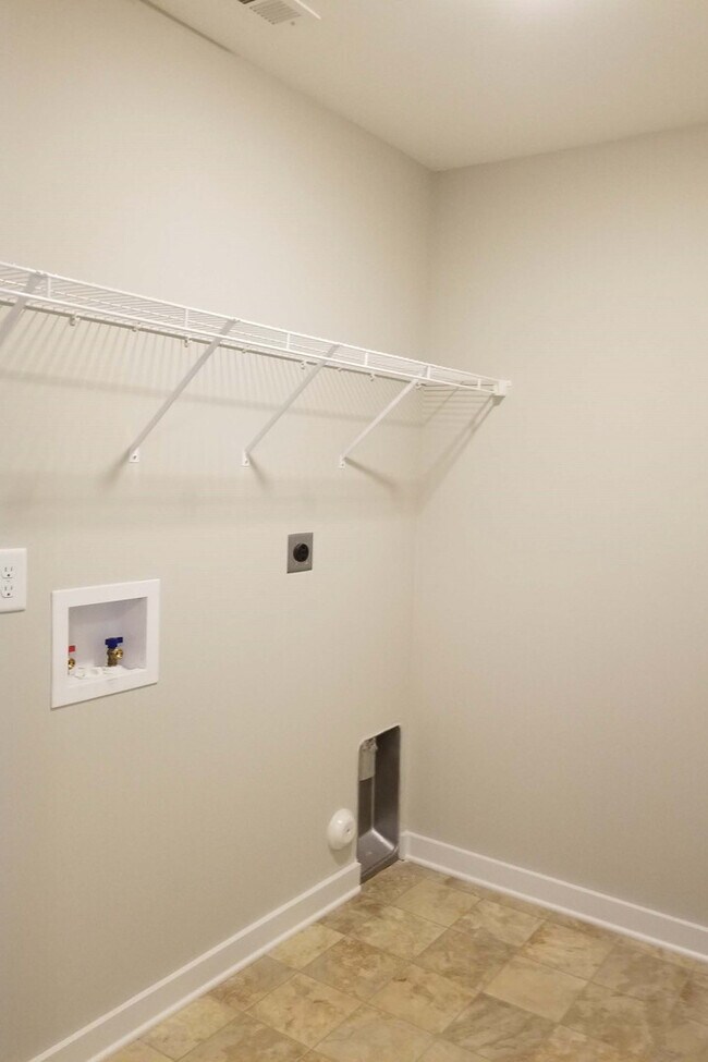Building Photo - Home for Rent in Lincoln! COMING SOON!