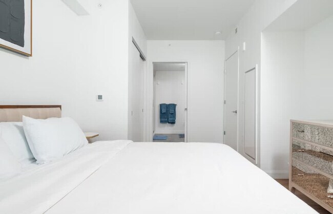 Building Photo - 360 Foley St