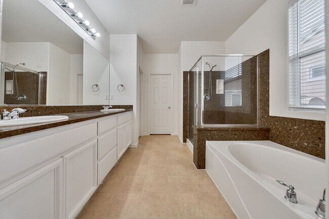 Building Photo - 2815 Tourbrook Way