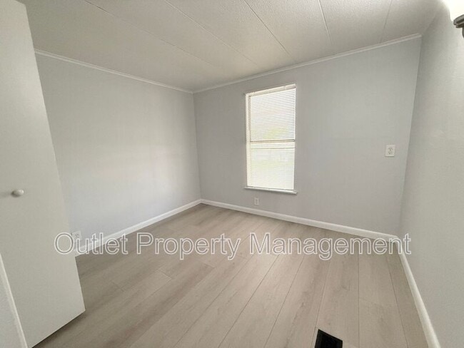 Building Photo - 6956 Attica Ln