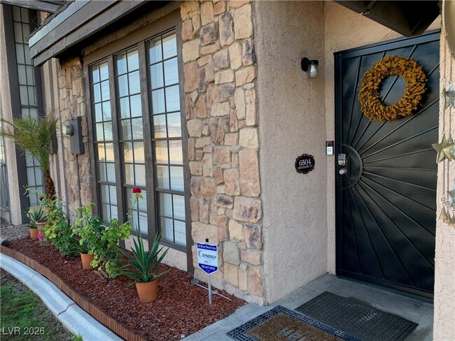 Building Photo - 6504 Ironbark Ln