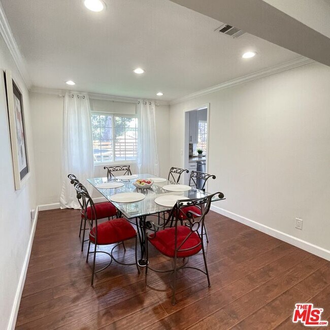 Building Photo - 11158 Newcastle Ave