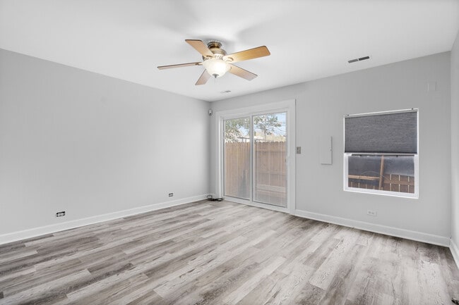 Building Photo - 1726 N Kedzie Ave