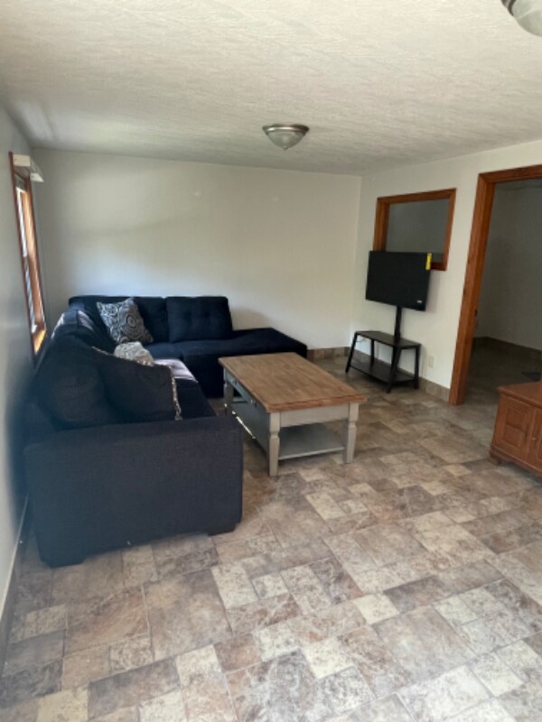 Building Photo - 1 US-1