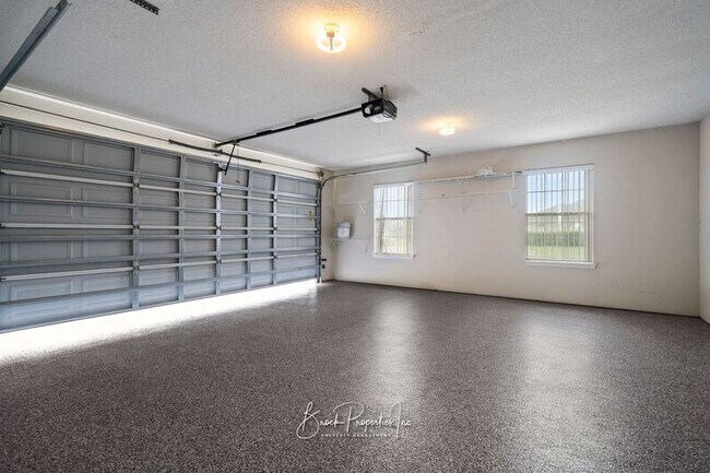 Building Photo - 2100 Blue Wind Dr