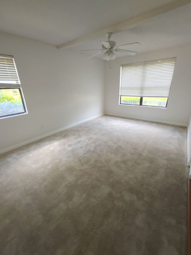 Building Photo - Beautiful 4Bd/2BA Right off Miccosukee Rd.