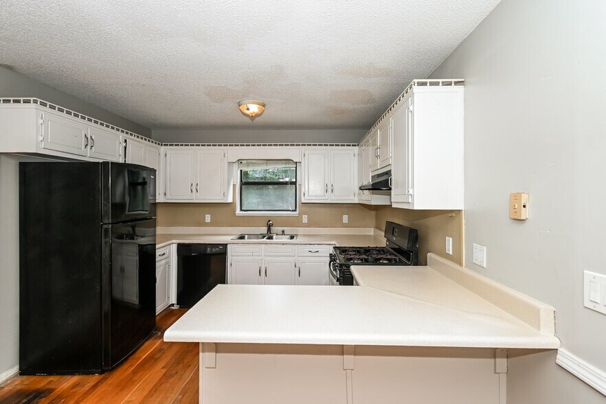 Building Photo - 3278 Pilgrims Ct