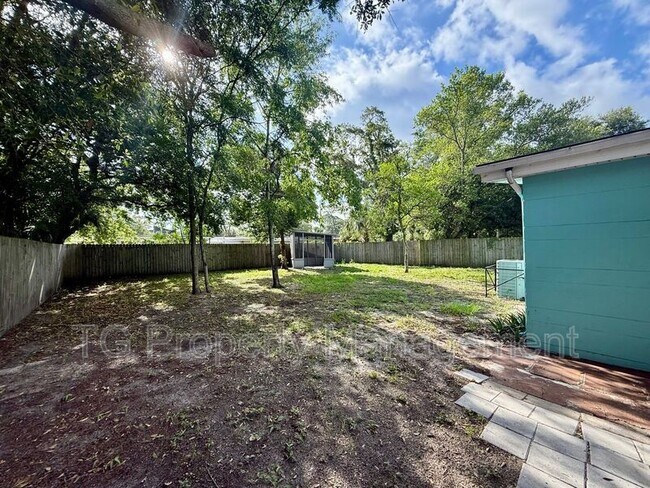 Building Photo - 4721 E Castlewood Dr